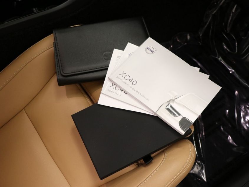 2019 VOLVO XC40 INSCRIPTION YV4162UL2K2089772