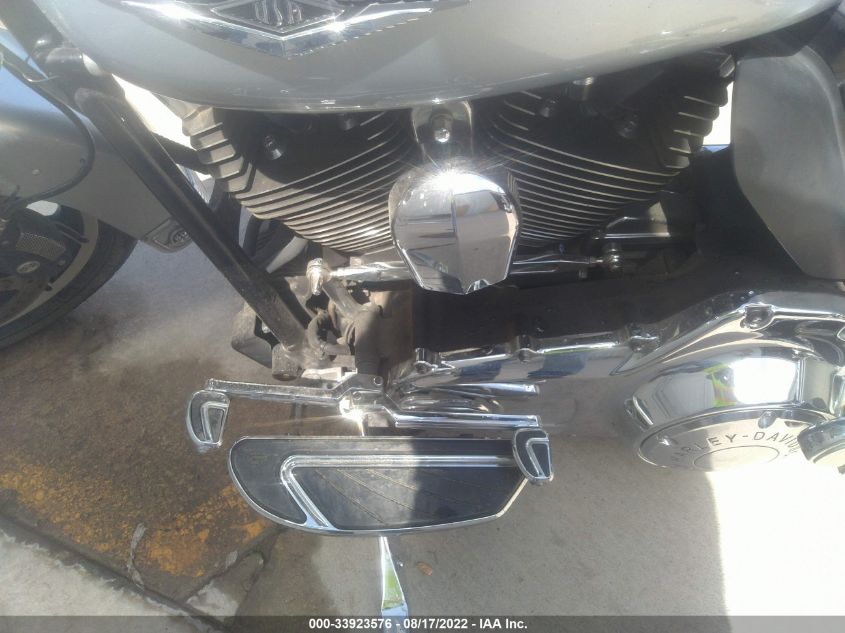 2014 HARLEY-DAVIDSON FLHR ROAD KING 1HD1FBM15EB683633