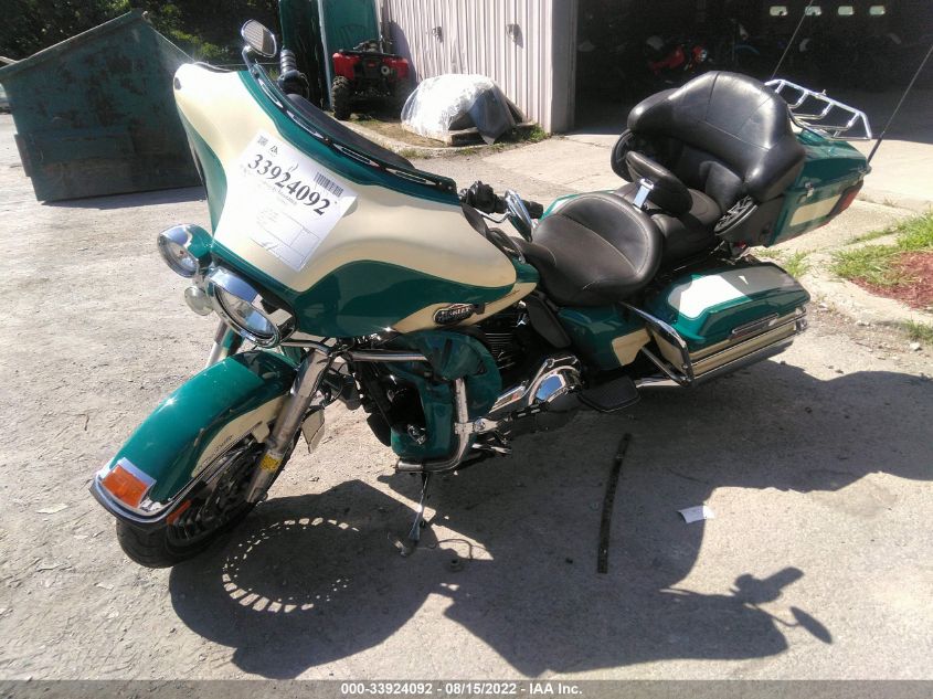2009 HARLEY-DAVIDSON FLHTCU 1HD1FC4189Y613004