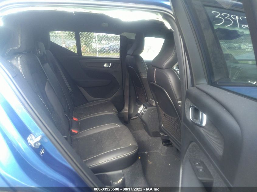 2021 VOLVO XC40 R-DESIGN YV4162UM2M2436691