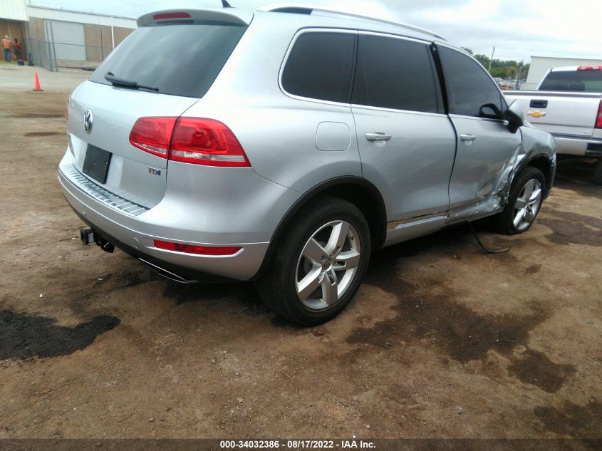 2014 VOLKSWAGEN TOUAREG LUX WVGEP9BP2ED015143