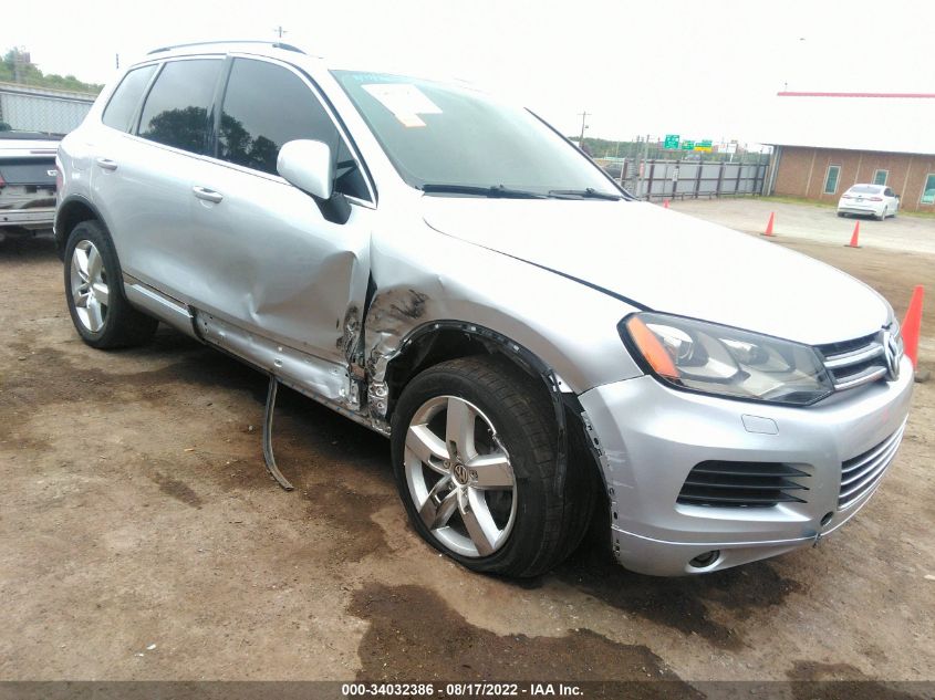2014 VOLKSWAGEN TOUAREG LUX WVGEP9BP2ED015143