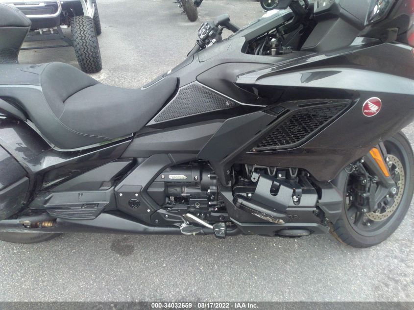 2022 HONDA GL1800 D JH2SC7958NK400141