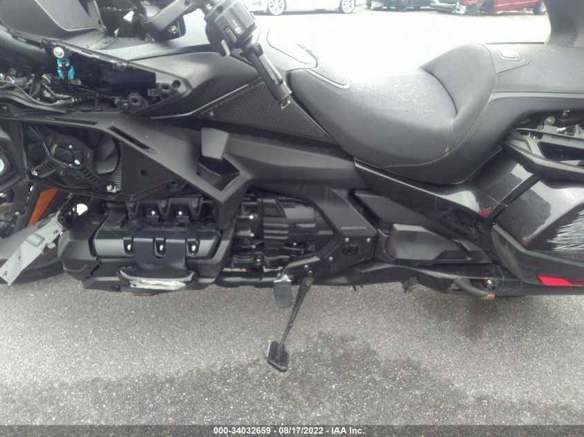2022 HONDA GL1800 D JH2SC7958NK400141