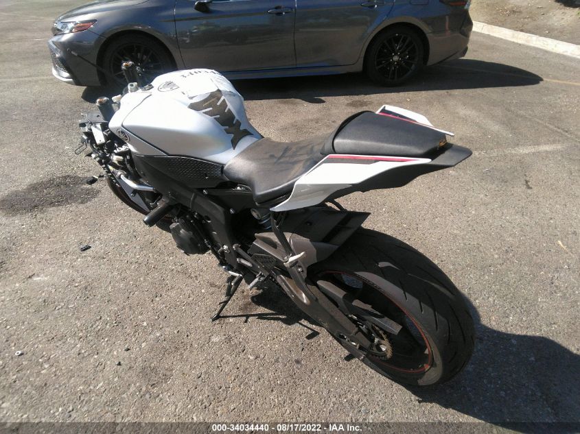 2018 YAMAHA YZFR6 C JYARJ28Y0JA001585
