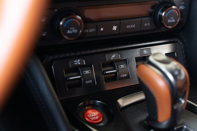 2017 NISSAN GT-R PREMIUM JN1AR5EF7HM820393