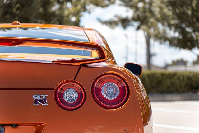 2017 NISSAN GT-R PREMIUM JN1AR5EF7HM820393