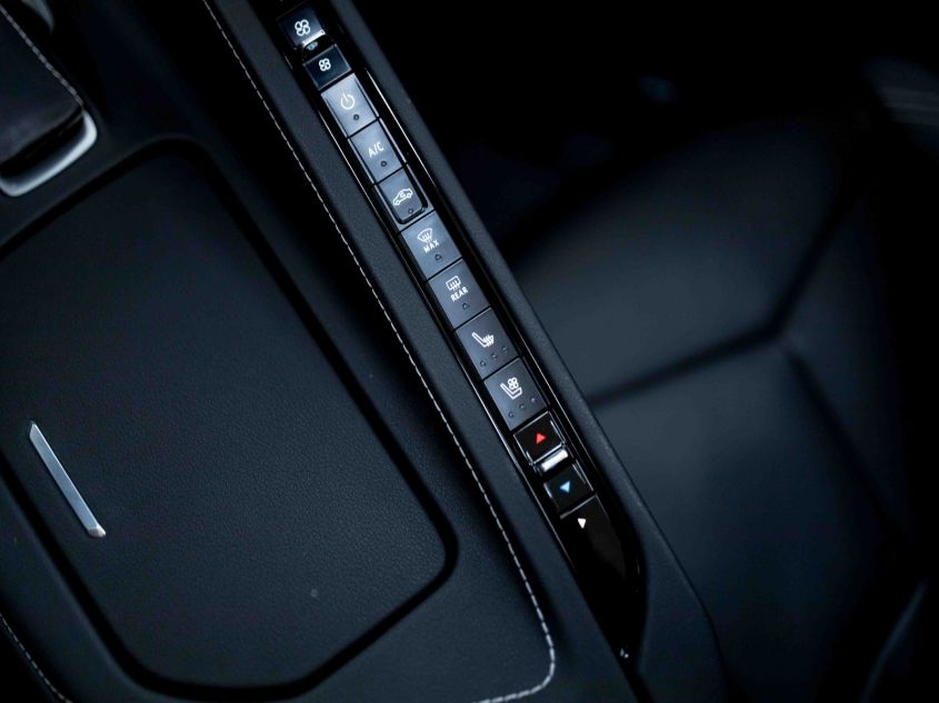 2020 CHEVROLET CORVETTE 2LT 1G1Y72D48L5111726