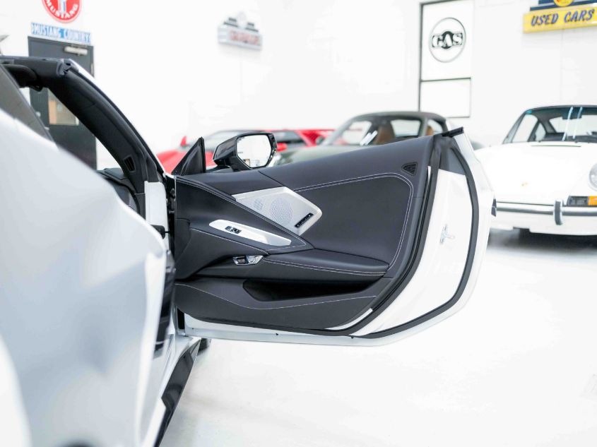 2020 CHEVROLET CORVETTE 2LT 1G1Y72D48L5111726