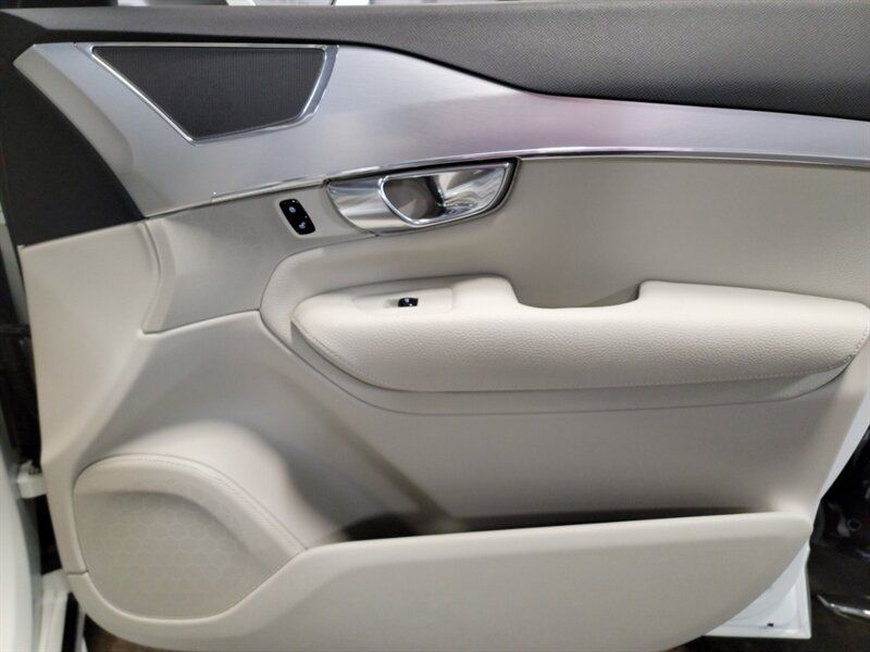 2018 VOLVO XC90 MOMENTUM YV4A22PK1J1352773