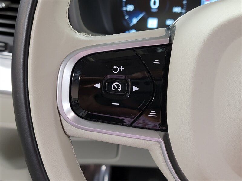 2018 VOLVO XC90 MOMENTUM YV4A22PK1J1352773