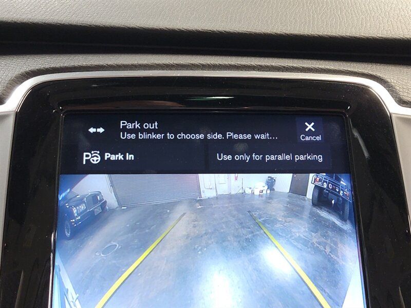 2018 VOLVO XC90 MOMENTUM YV4A22PK1J1352773