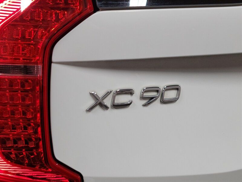 2018 VOLVO XC90 MOMENTUM YV4A22PK1J1352773