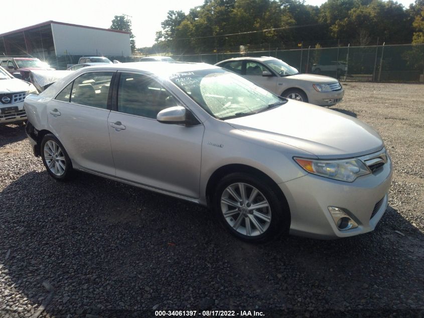 Lot #2534662322 2013 TOYOTA CAMRY HYBRID XLE salvage car