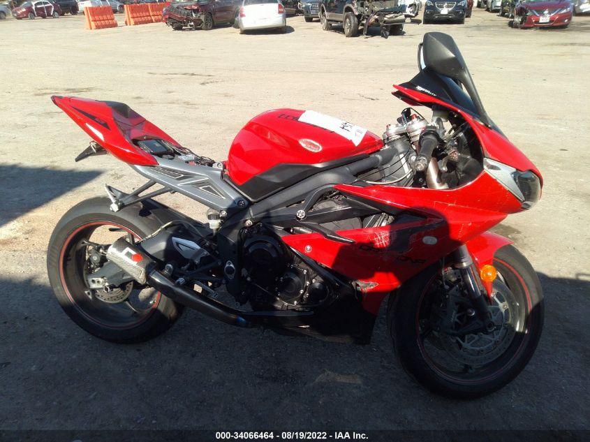 2013 TRIUMPH MOTORCYCLE DAYTONA 675 SMTA01YK9DJ583699