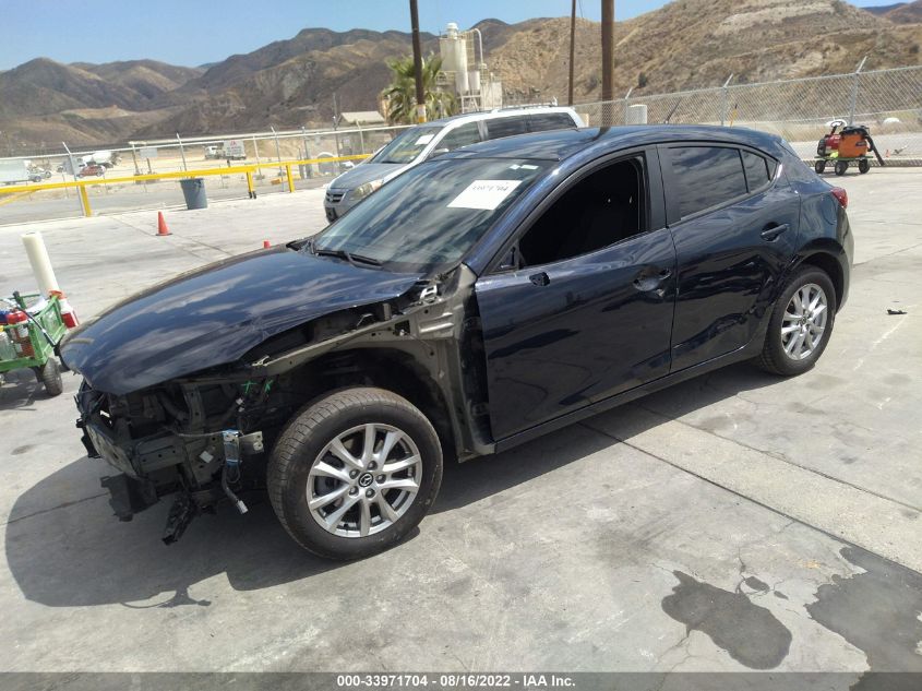 2017 MAZDA MAZDA3 5-DOOR SPORT 3MZBN1K72HM113819