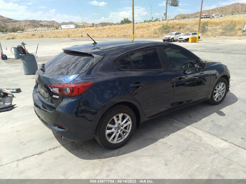 2017 MAZDA MAZDA3 5-DOOR SPORT 3MZBN1K72HM113819