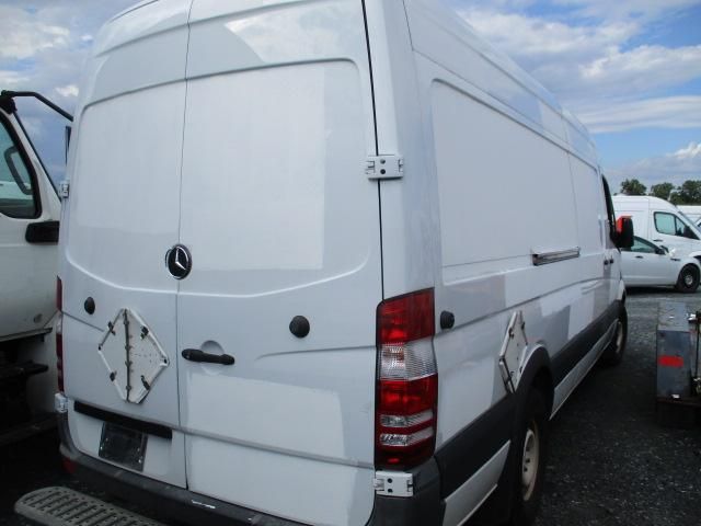 2014 MERCEDES-BENZ SPRINTER CARGO VANS WD3PE8DE9E5895691