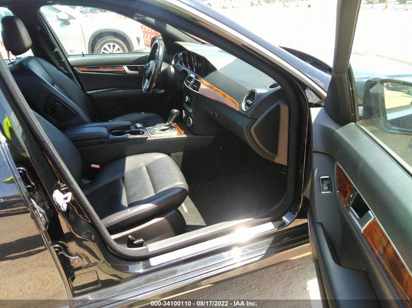 2013 MERCEDES-BENZ C-CLASS C 300 SPORT WDDGF8AB2DR256613