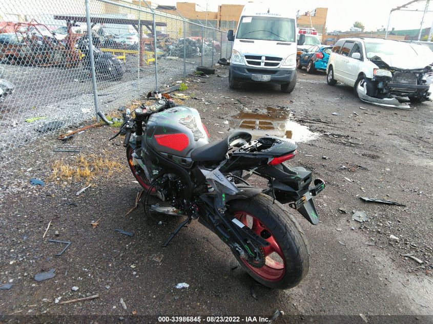 2018 SUZUKI GSX-R600 JS1GN7FA0J2100401