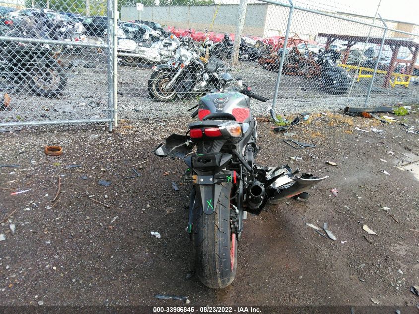 2018 SUZUKI GSX-R600 JS1GN7FA0J2100401