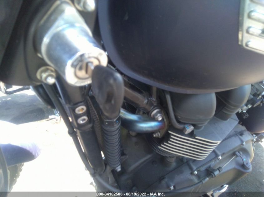 2015 TRIUMPH MOTORCYCLE SCRAMBLER SMT925RN2FT678075