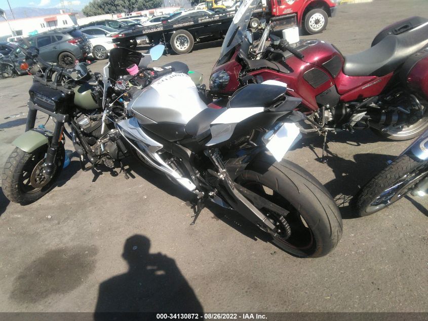 2018 YAMAHA YZFR6 C JYARJ28Y1JA001689