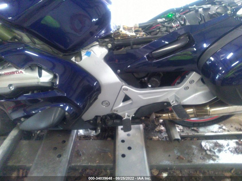 2004 HONDA ST1300 JH2SC51064M200317