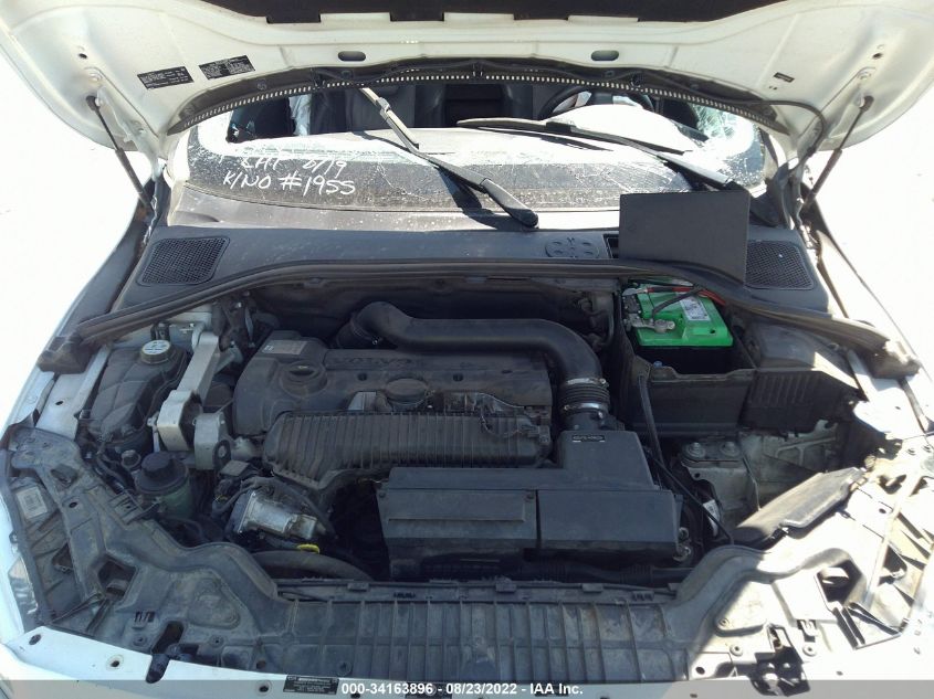 2015 VOLVO V60 CROSS COUNTRY T5 YV4612HK8F1001955
