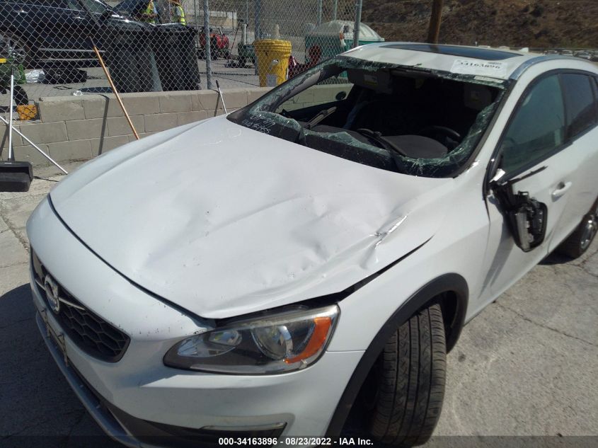 2015 VOLVO V60 CROSS COUNTRY T5 YV4612HK8F1001955
