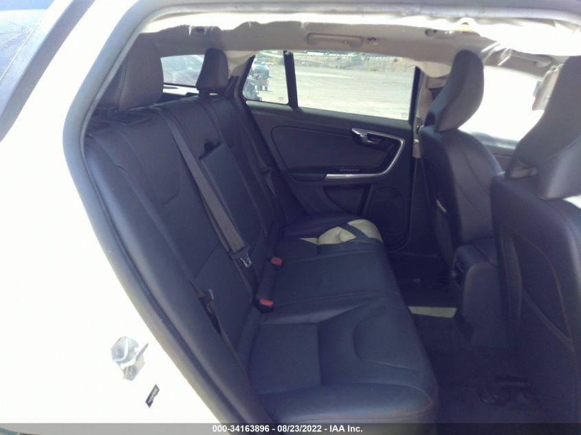 2015 VOLVO V60 CROSS COUNTRY T5 YV4612HK8F1001955