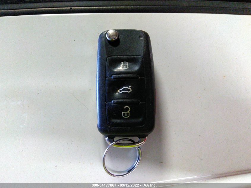 2013 VOLKSWAGEN GLI AUTOBAHN W/NAV 3VW5A7AJ8DM399307