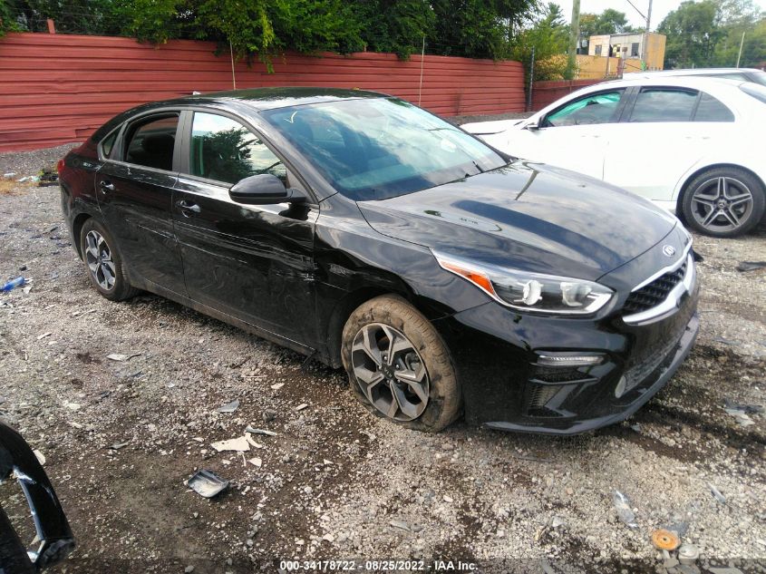 3KPF24AD2ME410647 Kia Forte LXS