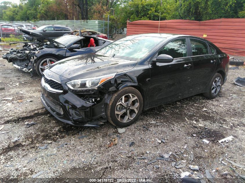 3KPF24AD2ME410647 Kia Forte LXS 2