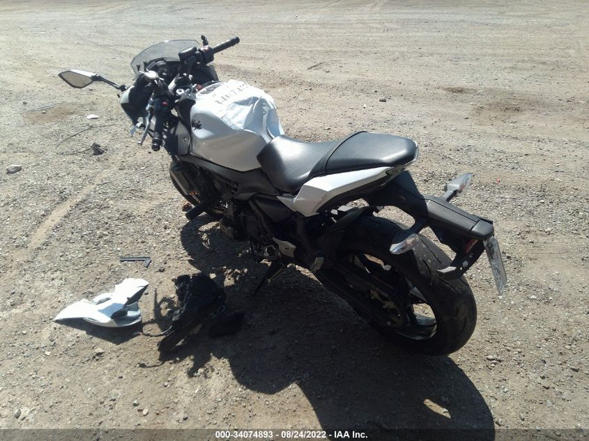 2017 KAWASAKI EX650 F JKAEXEK15HDA08665