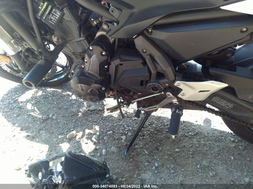 2017 KAWASAKI EX650 F JKAEXEK15HDA08665