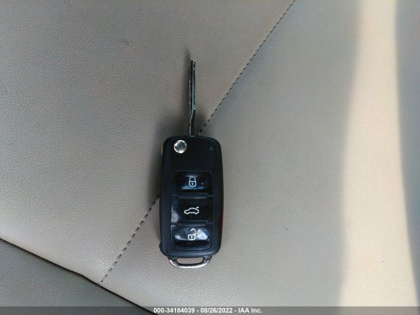 2014 VOLKSWAGEN BEETLE CONVERTIBLE 2.5L 3VW5X7AT9EM806584