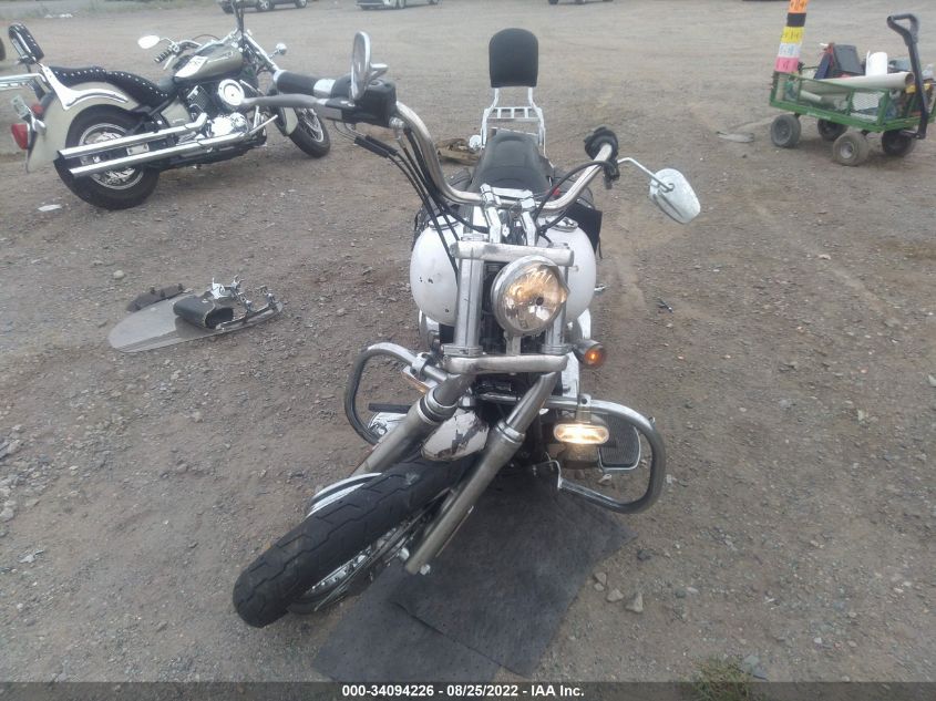 2011 HARLEY-DAVIDSON FXDC 1HD1GV412BC317570