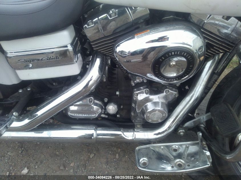 2011 HARLEY-DAVIDSON FXDC 1HD1GV412BC317570