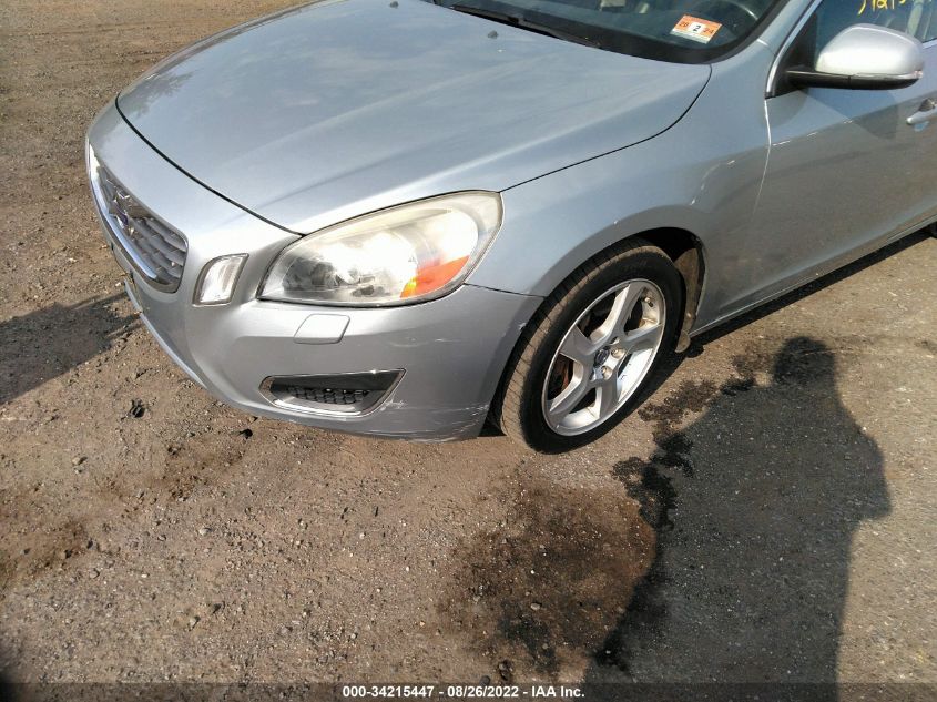 2013 VOLVO S60 T5 YV1612FH9D2171690