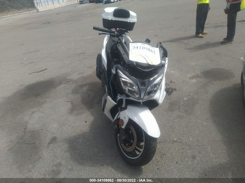 2018 SUZUKI AN400 A JS1DU11E2J2100025