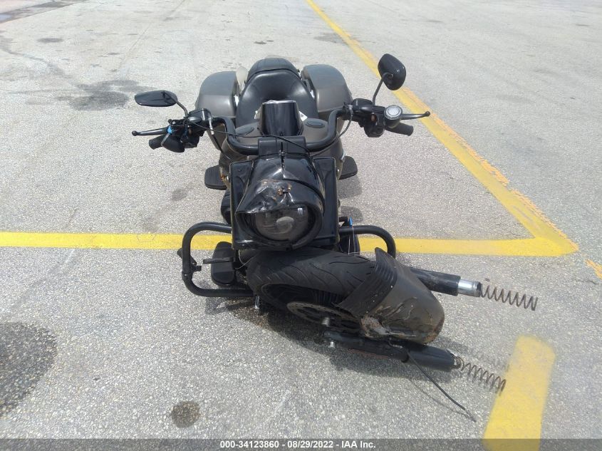 2018 HARLEY-DAVIDSON FLHRXS 1HD1KVC11JB635703