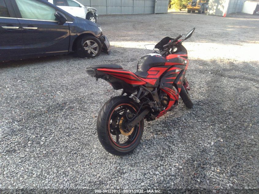 2011 KAWASAKI EX250 J JKAEXMJ16BDA90022