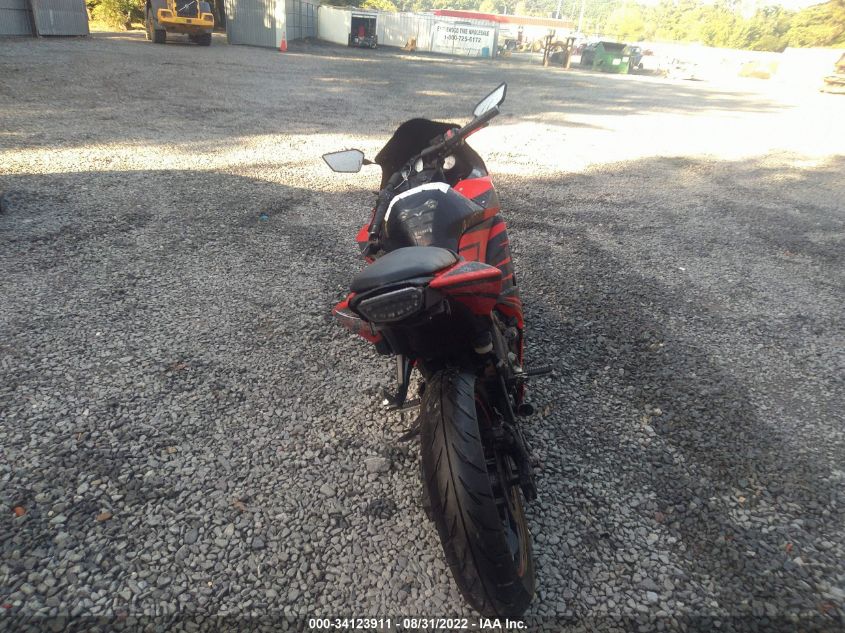2011 KAWASAKI EX250 J JKAEXMJ16BDA90022