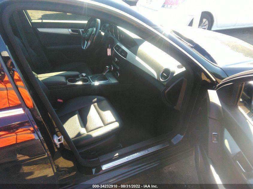 2014 MERCEDES-BENZ C-CLASS C 300 WDDGF8AB5EA927997