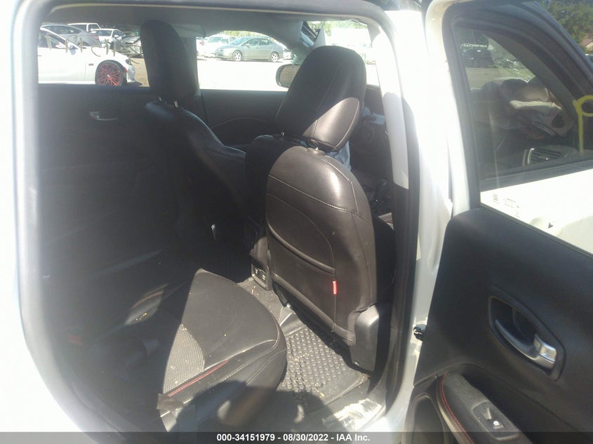 VIN 3C4NJDDB4KT674440 2019 JEEP COMPASS TRAILHAWK
