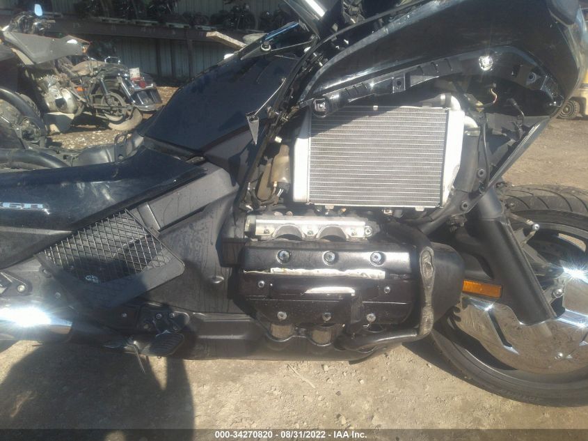 2013 HONDA GL1800 B JH2SC6818DK000118