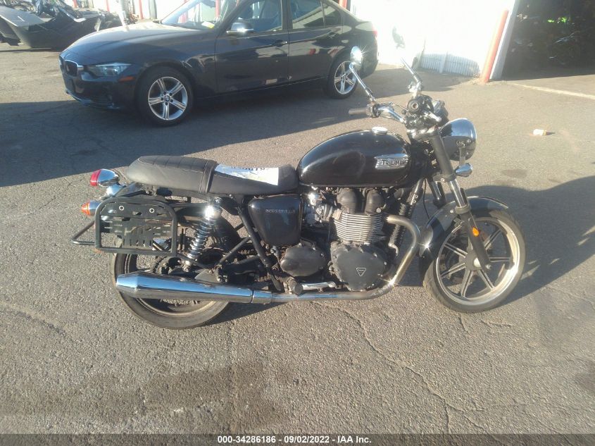 2015 TRIUMPH MOTORCYCLE BONNEVILLE - SMT900K11FT677645