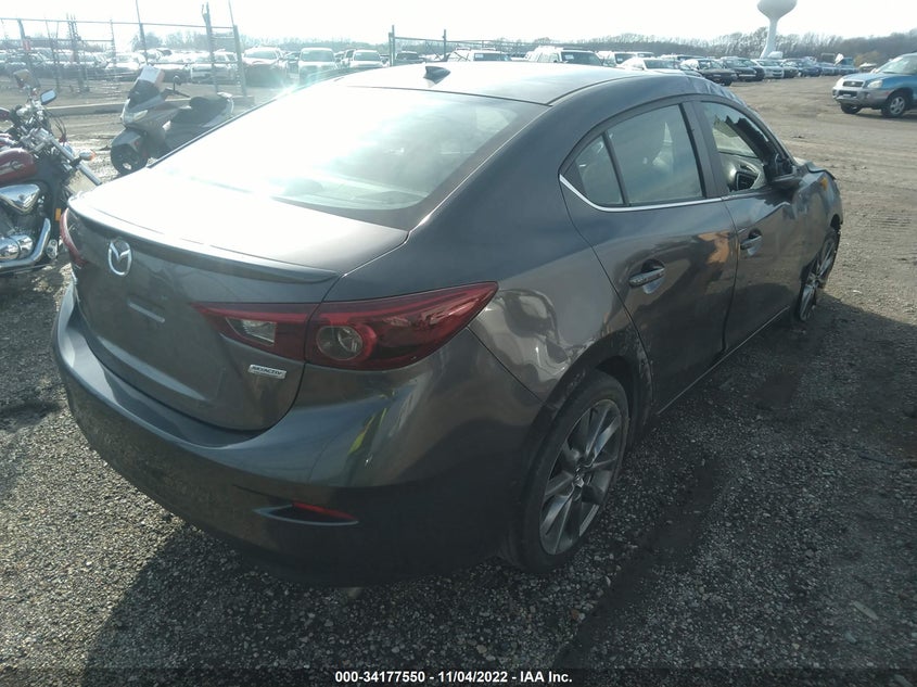 VIN 3MZBN1W33JM215160 2018 MAZDA MAZDA3 4-DOOR GRAND TOURING