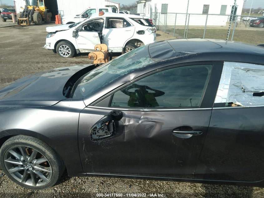 VIN 3MZBN1W33JM215160 2018 MAZDA MAZDA3 4-DOOR GRAND TOURING